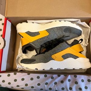 Nike huarache ultra womens